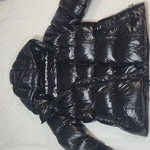 Size large Aritzia supersnug puffer